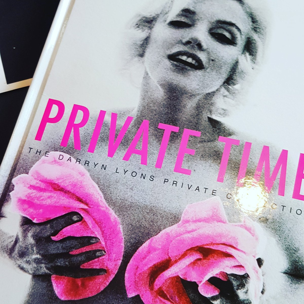 DarrynLyons's tweet photo. Thankyou #gileshuxleyparlour for a wonderful foreword @enc_hotel #privatetime #darrynlyons #giddyup https://t.co/S7D7T7qkIM