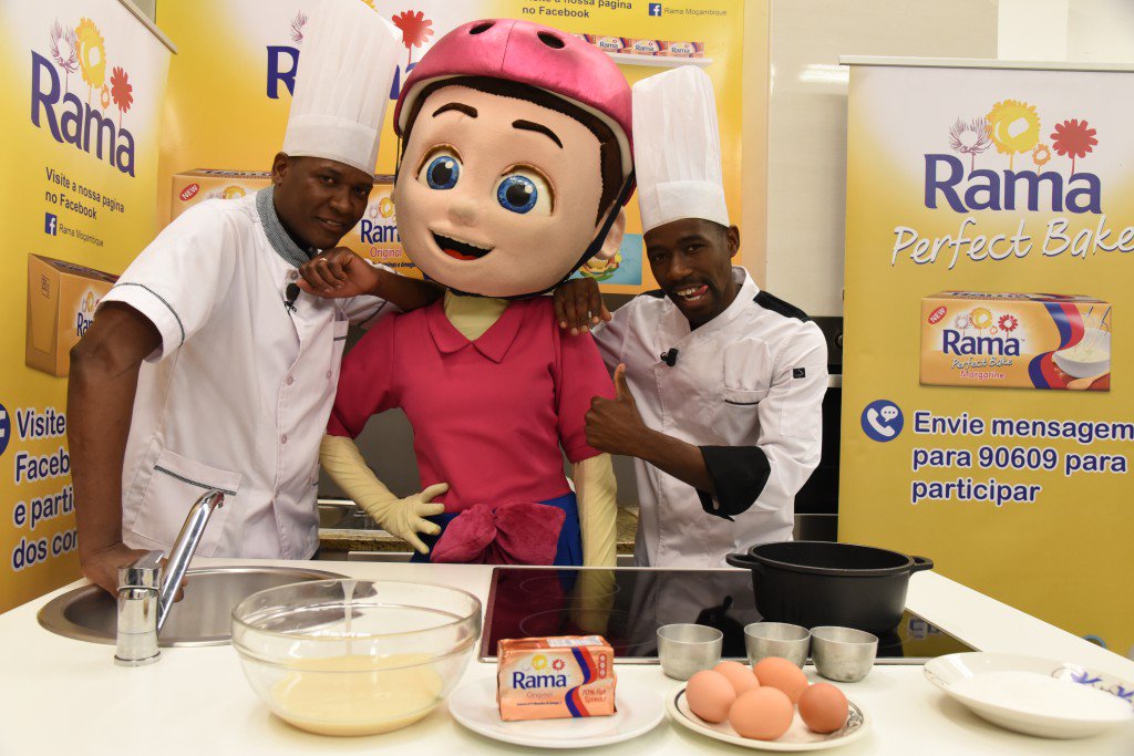 FalaMocambique's tweet image. Chefes Rogério e Casimiro e a menina Liza vão preparar um delicioso Pudim de Leite (RAMA) no programa #belasmanhas #rama #pudimdeleite #sabor #delicia #primeirolugar