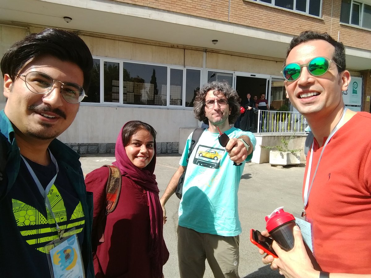 _Zolal_'s tweet image. و بعله
با جادی و آرش برهمند از #coderconf  اومدیم به لایو #استرینگ_کست
و در طی مسیر کلی حرف باحال  و مفید گفتن و استفاده کردیم:))