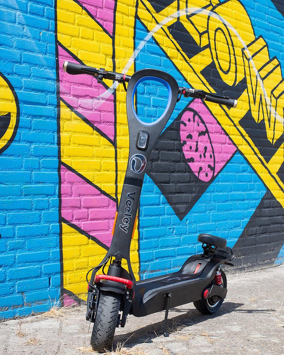 "Tot nu toe heeft geen enkele opvouwbare elektrische step, elektrisch skateboard of hoverboard de stempel 'bijzondere bromfiets' gekregen." Toch wel, <a href="/Bright/">Bright</a>. De Veeley is goedgekeurd én ziet er niet uit als een oma-voertuig, toch? 
#veeley #step #emilers
bright.nl/tech/artikel/4…