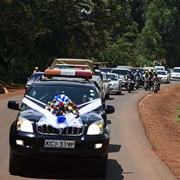 KamemeTvKenya's tweet image. Munini wa mutongoria wa bururi William Ruto ni erigiriirwo gwikinyia igongonai-ini ria kuhurukia muhanyuki Nicholas Bett mwena wa Eldoret. #KamemeNews #NicholasBett