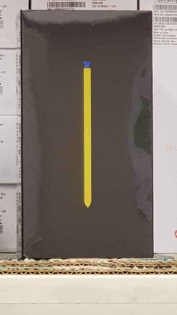 Richard39123777's tweet photo. First #Note9 units in Spain https://t.co/inCoNcjtsa