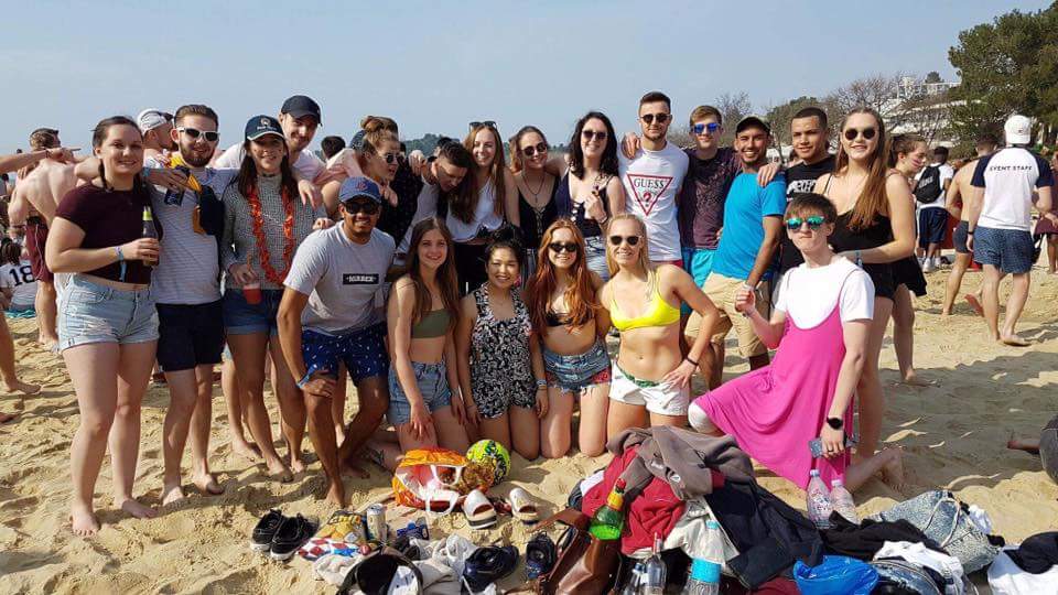 Surrey_Squash's tweet photo. Whether you were born with a racket in hand, or if you thought squash was just a drink til now, consider joining us for a year of rackets, rivalries and raving good times! https://t.co/Y06ELZa4Ru
#squash #surrey #sport #club #team #fun #alevelresultsday2018 #alevelresultsday https://t.co/9poz9YsIMl