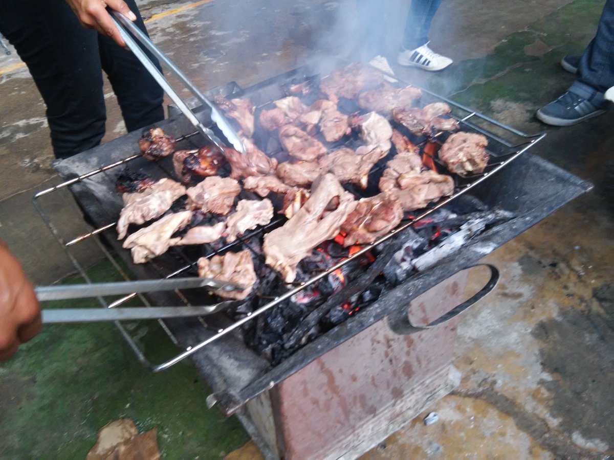 joselopezgaytan's tweet photo. Con financiamiento de la #SAGARPA por medio del #PESA, #PIIEX o con #VOLUNTARIADO en #YukuKuixi nuestra misión es innovar. En los años 2014 y 2015 mostramos el delicioso sabor de los #cortesCarneOvinos. @julio_rosette @Sedapa_GobOax @SAGARPA_Oax @SAGARPA_mx @RigobertoGomez_ https://t.co/b7o6HiiSvq