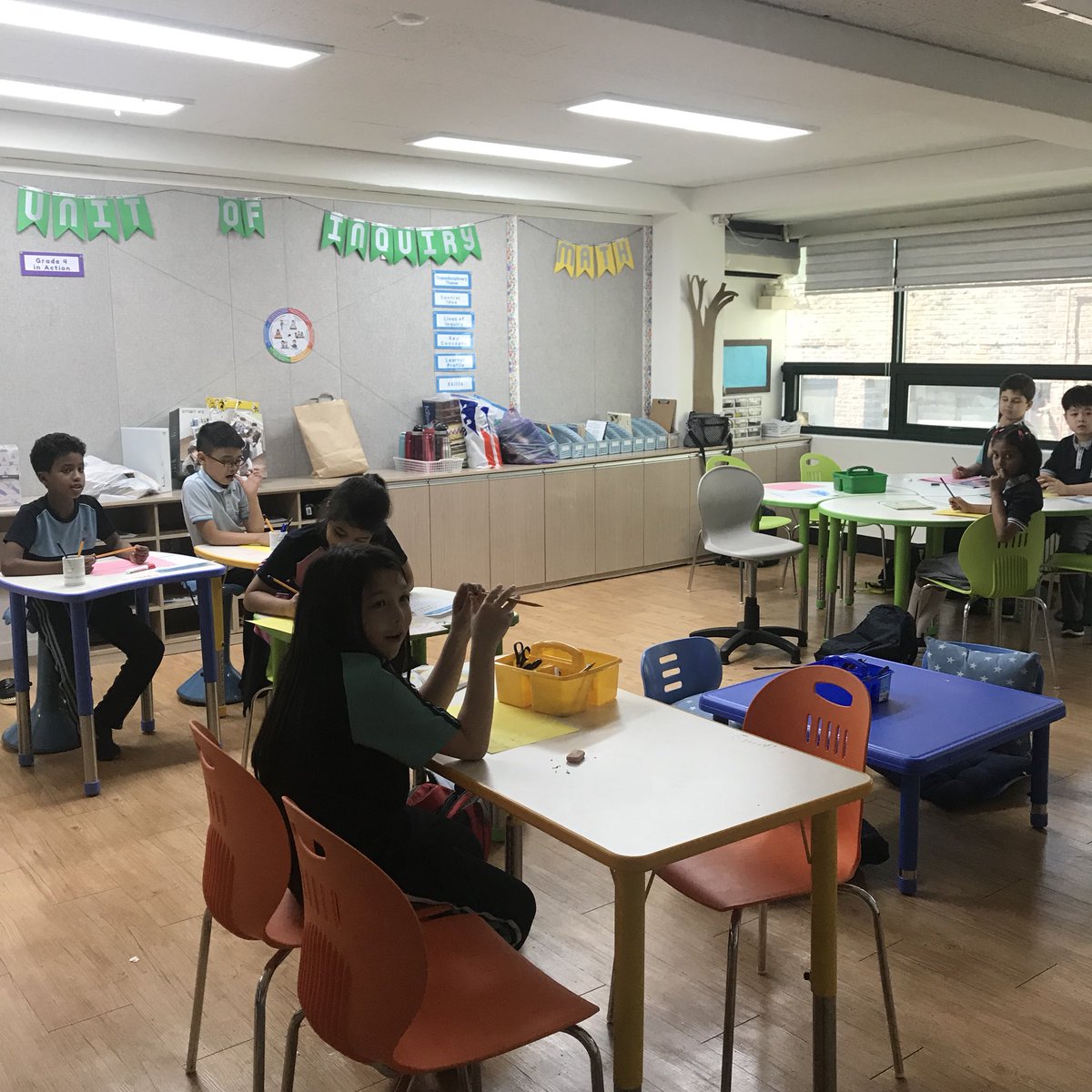 koreaforeign's tweet photo. First day of class! 👍
새학기 열심히 수업 듣고 있는 학생들이에요 :)
#kfs #koreaforeignschool #koreaforeign #foreignschool #internationalschool #school #newsemester #class #코리아외국인학교 #외국인학교 #국제학교 #학교 #수업 #새학기 https://t.co/ebw0cdP9UY