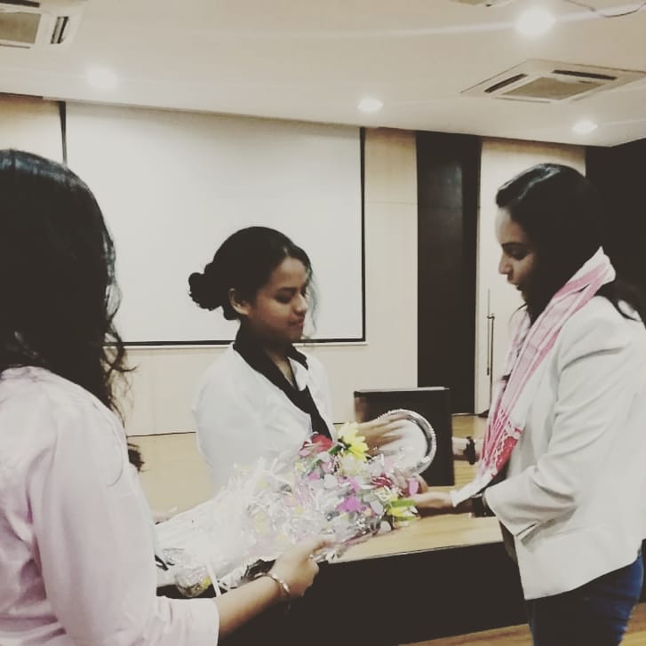 batra_simi's tweet photo. Mindful movements... Honored to be a part of the orientation program at ROYAL GLOBAL UNIVERSITY. Baby steps towards building a  self aware generation, one heart at a time. 
.#education and training #yogalove #happyheart #happyworld #school #mindfulness #teachersofinstagram https://t.co/bFKMCTpkoj