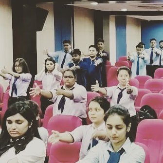 batra_simi's tweet photo. Mindful movements... Honored to be a part of the orientation program at ROYAL GLOBAL UNIVERSITY. Baby steps towards building a  self aware generation, one heart at a time. 
.#education and training #yogalove #happyheart #happyworld #school #mindfulness #teachersofinstagram https://t.co/bFKMCTpkoj