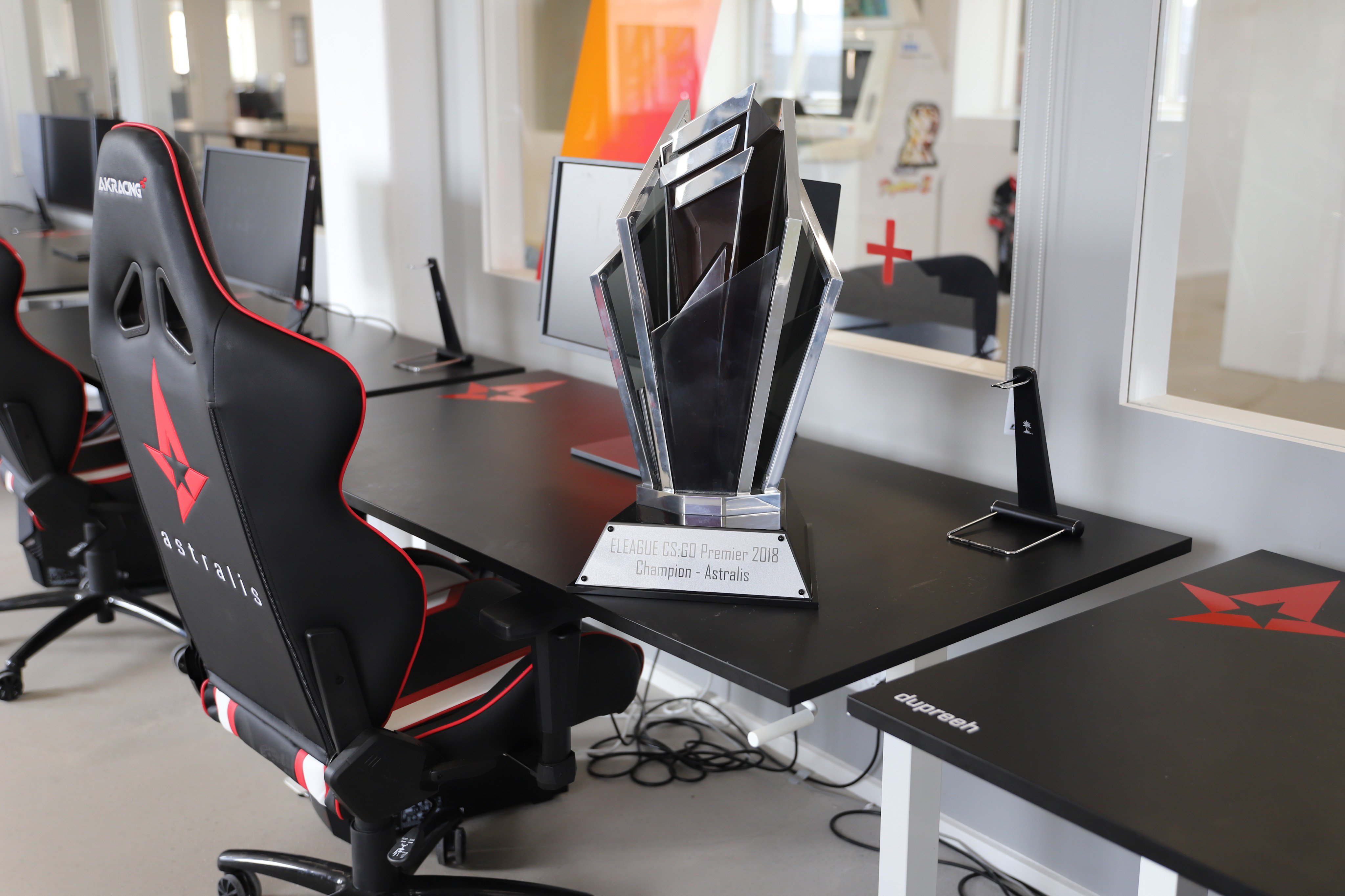 Akracing astralis online gaming chair