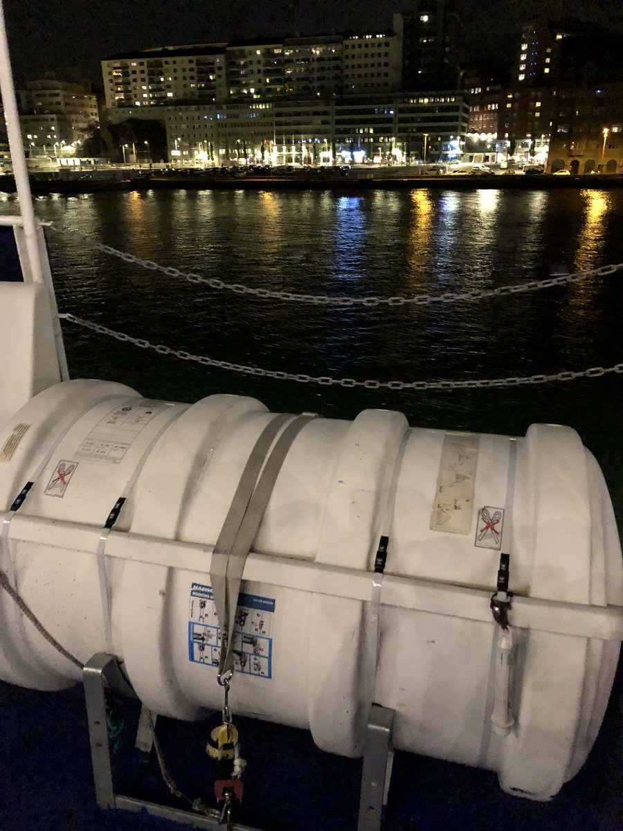 CM_Hammar's tweet photo. Aye aye captain! H20-spotting from the beautiful archipelago of Gothenburg ❤️#mstrubaduren #hydrostaticreleaseunit #bettersolutionsforsafetyatsea #madeinsweden https://t.co/OS1DKSRdIs