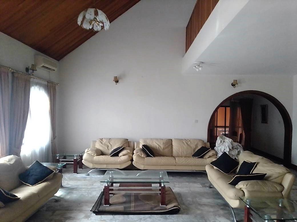 Leke_Sanni's tweet photo. Today's property #forlease

Furnished Four (4) Bedroom Furnished Semi Detached House with Boys Quarters in Lekki

Rent: N7,000,000

DM for more Info. https://t.co/80L9lliqXt