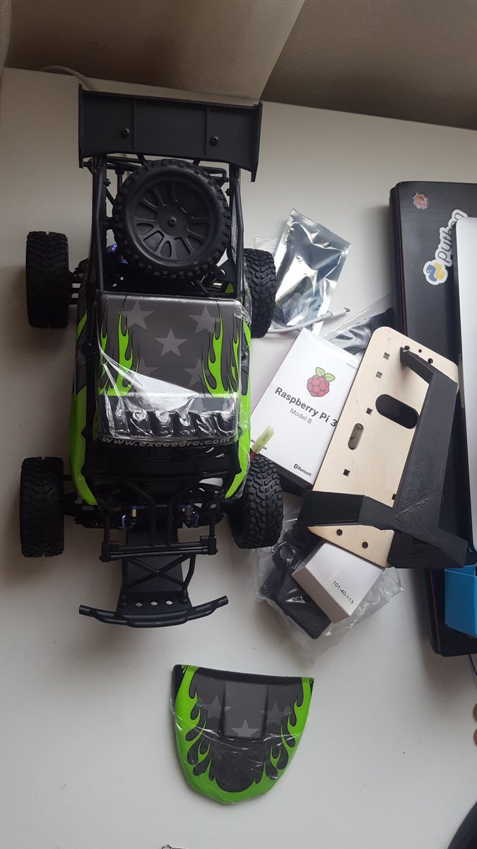 jarain78's tweet image. Unboxing my #donkeycar, #hackster 😀😁😀😀😀😀😄😄😄.