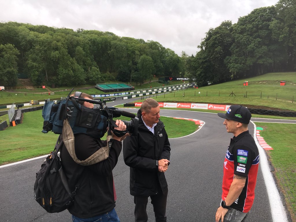 Next up for some filming with <a href="/BBCLookNorth/">BBC Yorkshire</a> <a href="/simonhul/">Simon Clark</a> it’s @HondaRacingBSB <a href="/ohalloran22/">Jason O’halloran 2⃣2⃣</a> talking about his ‘home’ round #CadwellBSB