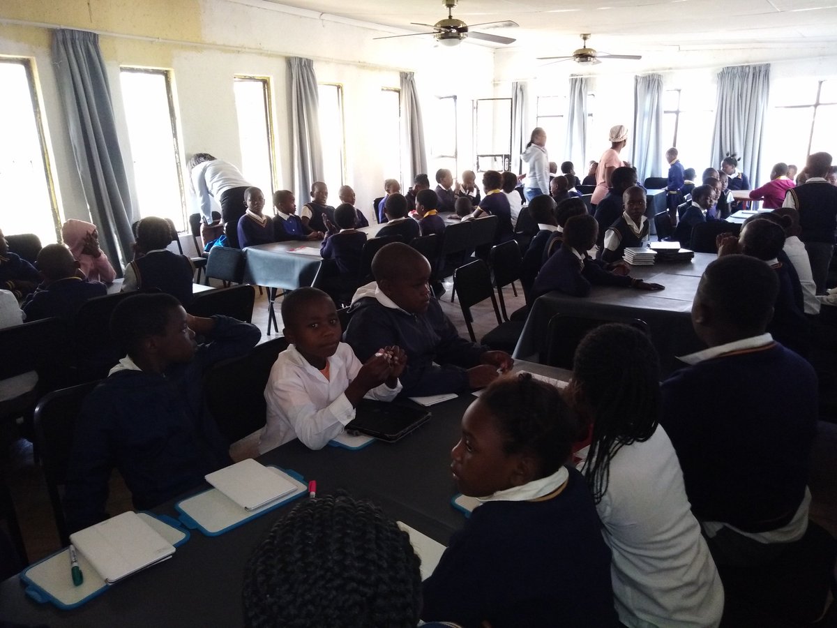 Floyd_1995's tweet photo. #WonderfilledLearning #OpenLearningAcademy #Ed_Tech
What a wonderful Thursday with Ifalethu primary School ❤️
@HazyviewDLC @GwfOnline https://t.co/u0SAoSX8ni