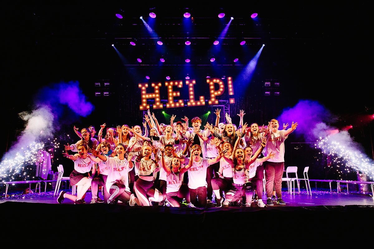 catriona_judt's tweet photo. This summer I performed with an incredible cast in the funniest, most exciting musical I’ve ever been fortunate enough to be in, led by an inspiring creative team- Thank you so much to @LukeJ_Sheppard @julia_cave @alexanderrudd @gerbermusic1 and @ymtuk! ⭐️❤️ #HelpMusical https://t.co/KkP5RlJrRf