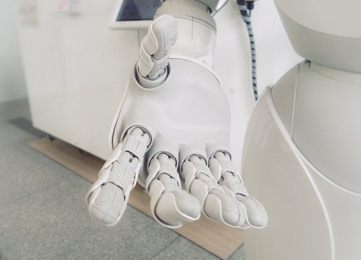 hoffmeister_jan's tweet photo. How can you cut costs with #machinelearning? Here how #AI can boost your #workflow and cut on the time reviewing documents for litigation. #legaltech  https://t.co/EKfjUFmDIZ https://t.co/E5ZIhDMVDI