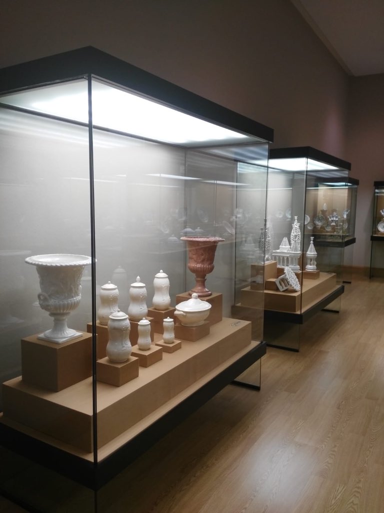encarnalago's tweet photo. Sargadelos no noso @MuseoLugo @RedeMuseistica https://t.co/BBCYLIguaW