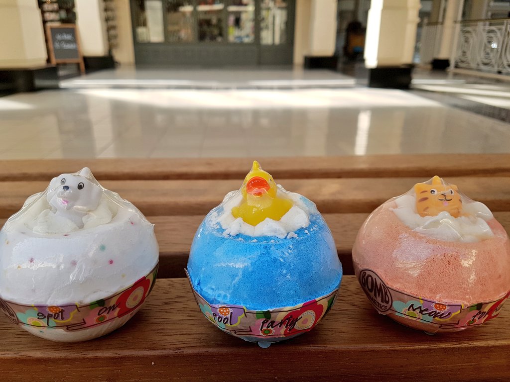 CloudsOnline's tweet photo. Have you collected them all? 😊

Toy Blasters - include a little keepsake animal toy to enjoy bath after bath. 🐸🐘🐋🐶🦆🐱
#bathblaster #collectables @BombCosmetics @WalkdenTownCent https://t.co/FMCrjV6VSR
