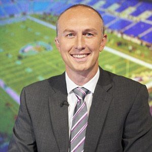 NVLTweets's tweet photo. Sooooo CLOSE to 2000 followers! 😨 Can you help us get over the line? 🏈

We may all have different teams - but there’s one great unifier of #nfluk ...

RT this photo of the GOAT @neilreynoldsnfl to help us spread the word! 👇

https://t.co/dIjq4c2Jno

https://t.co/1Tfo50ywAY https://t.co/6YQy64d7YO
