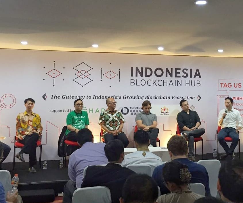 tokenomy's tweet photo. #Tokenomy CEO @christianhsieh spoke in the panel discussing “Where will Digital Assets be in 2020” today at the Grand Launch of the Indonesia Blockchain Hub! @blockchainhubID https://t.co/sGc3MsJsXf