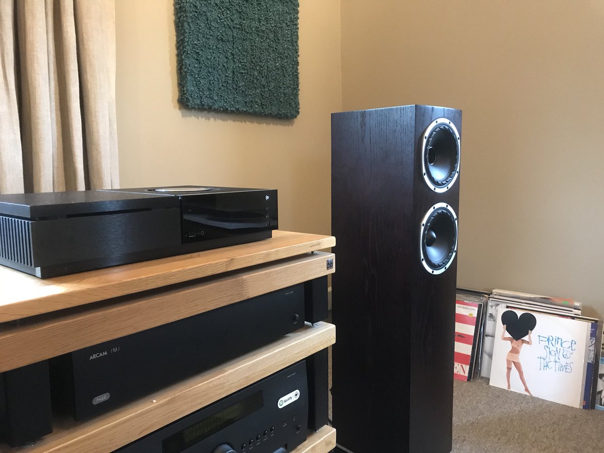 Davewatersuk's tweet photo. Paul at @hifilounge in #Bedfordshire was ‘quite’ surprised how good our @FyneAudio F501 speakers were hooked up to a #NaimAudio #UnitiStar. A fantastic combination. https://t.co/H2nmUv9ksG