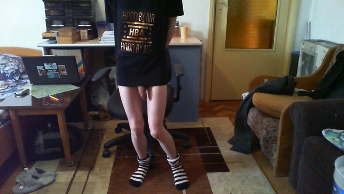 I need a skirt. For reasons. https://t.co/mWWccNrMvl