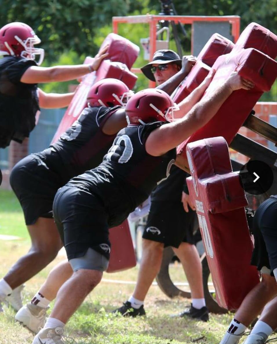 sja_bloodhounds's tweet photo. Best of luck to our very own @ricminer as you start the 2018 season with @TrinityUTigers #TXHSFB #Respect #GreatDayToBeABloodhound https://t.co/MLSGPn0Ode