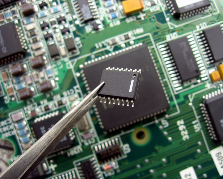 DesignNews's tweet image. New Free Online Course August 27, 2PM EDT - ARM Your Sensors: Join us for a series of lectures where we will detail the creation of a sensor platform based on an ARM microcontroller. ubm.io/2wdklIc #DNCEC #ARMmicrocontroller #microcontroller #sensors