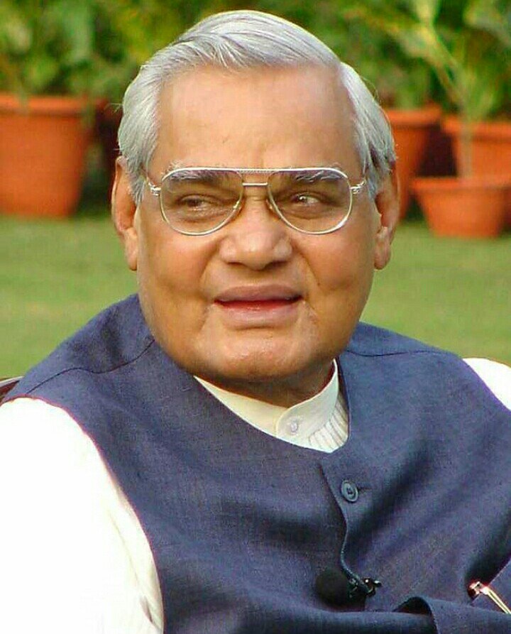 SarmisthaChat26's tweet photo. Heartfelt Tribute to our 🙏 #FormerPrimeMinister #NationsPride #NationsLeader #LeaderofHeat #NationsPrideSon You will always be in our Heart ..... RIP SIR. ATAL BIHARI VAJPAYEE 🙏🇨🇮 https://t.co/wgnb2wdhJy