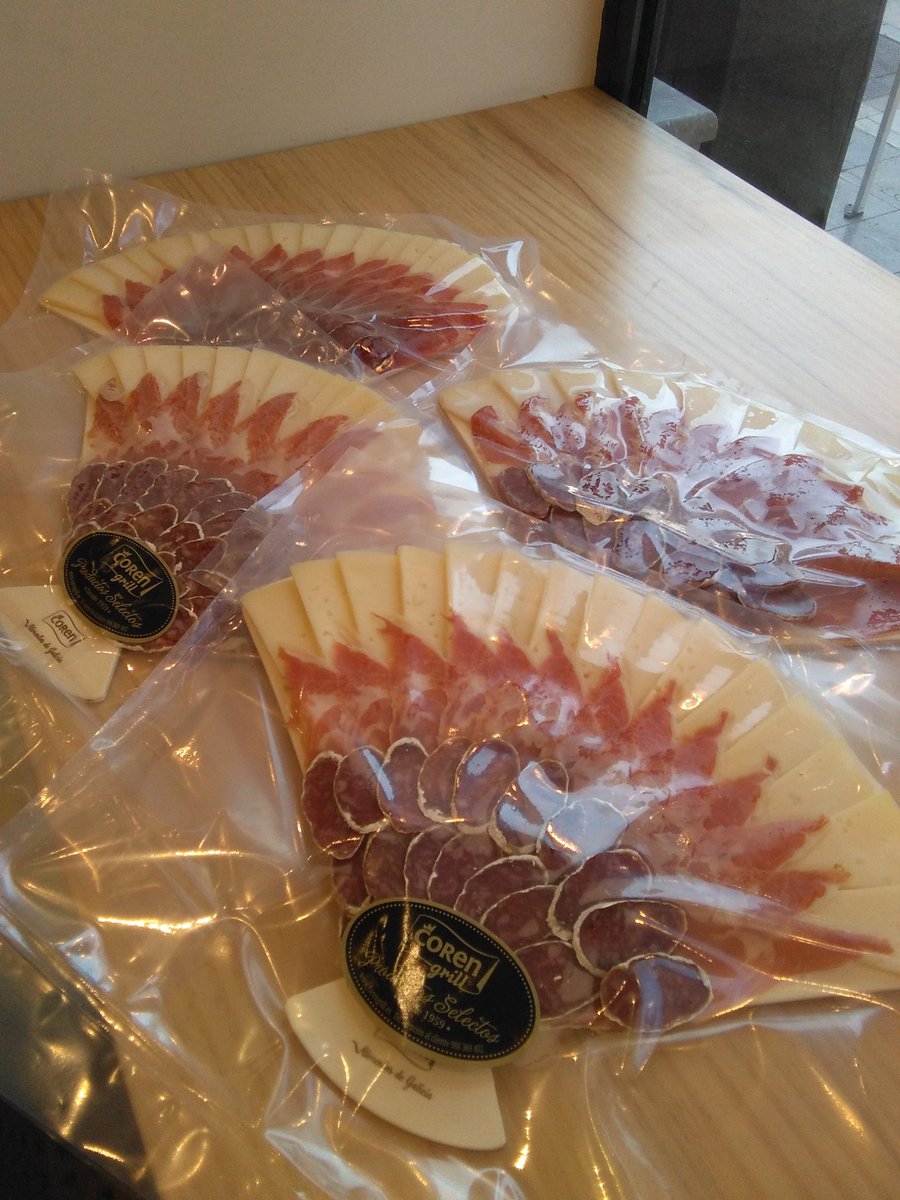 Los mejores abanicos de la #FeriaMalaga  están en #CorenGrill (Atarazanas 13). Si no te quitan el calor te quitarán el hambre