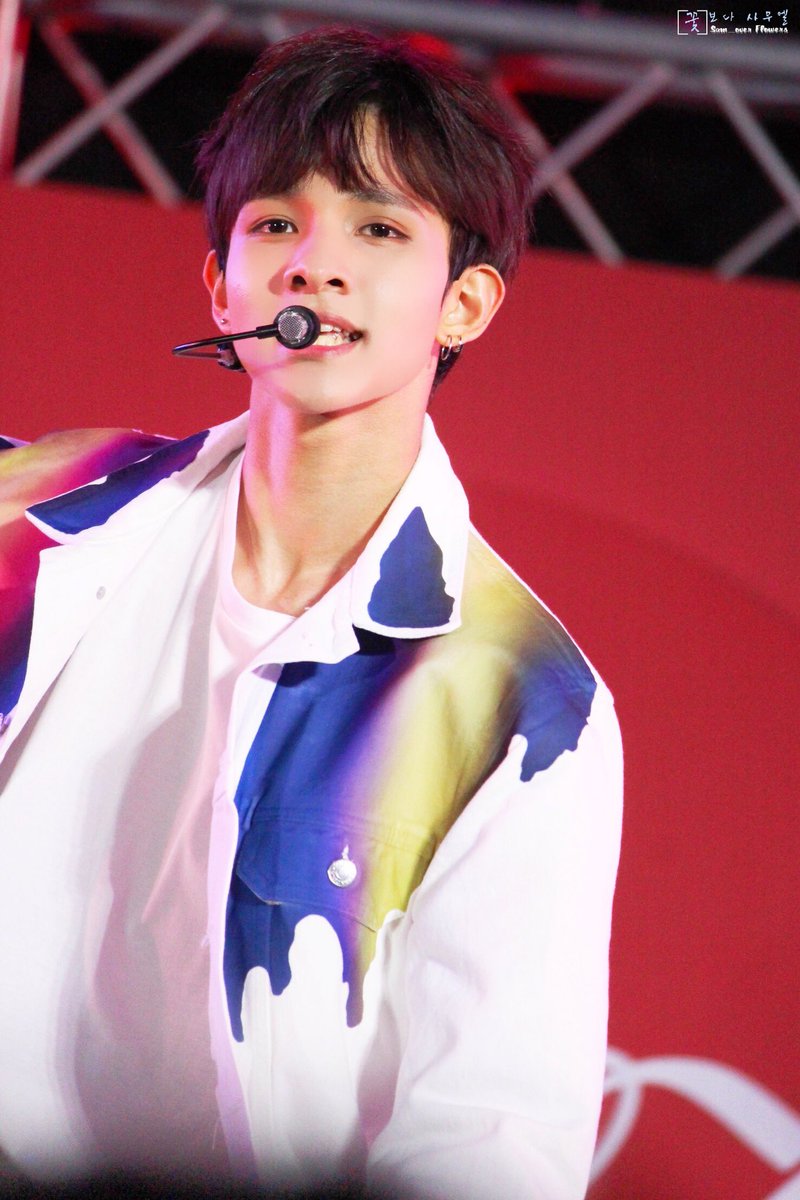 kimSamuel_Pics's tweet photo. 180816 Summer station LIVE ♥
Our handsome SAM *-* Fighting !! @bravepunch_ #김사무엘  #KIMSAMUEL #SAMUEL #SIXTEEN  #PUNCH  #BRAVEPUNCH  #사무엘1등  #프로듀스101시즌2  #프로듀스101 https://t.co/WImlFqpzN7