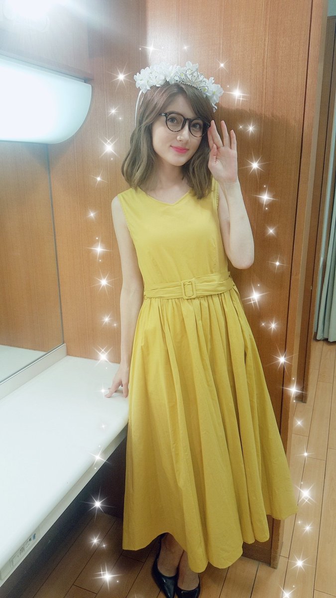 公式 ビジネスクリック در توییتر 今週も Princessティファニー キラキラしてます 眩しいです イエローのワンピース に花冠とティアラそれにメガネ カワイイ要素盛り沢山 かわいい盛り 花冠コーデ ティアラ似合う メガネっ娘 Businessclick ビジネス