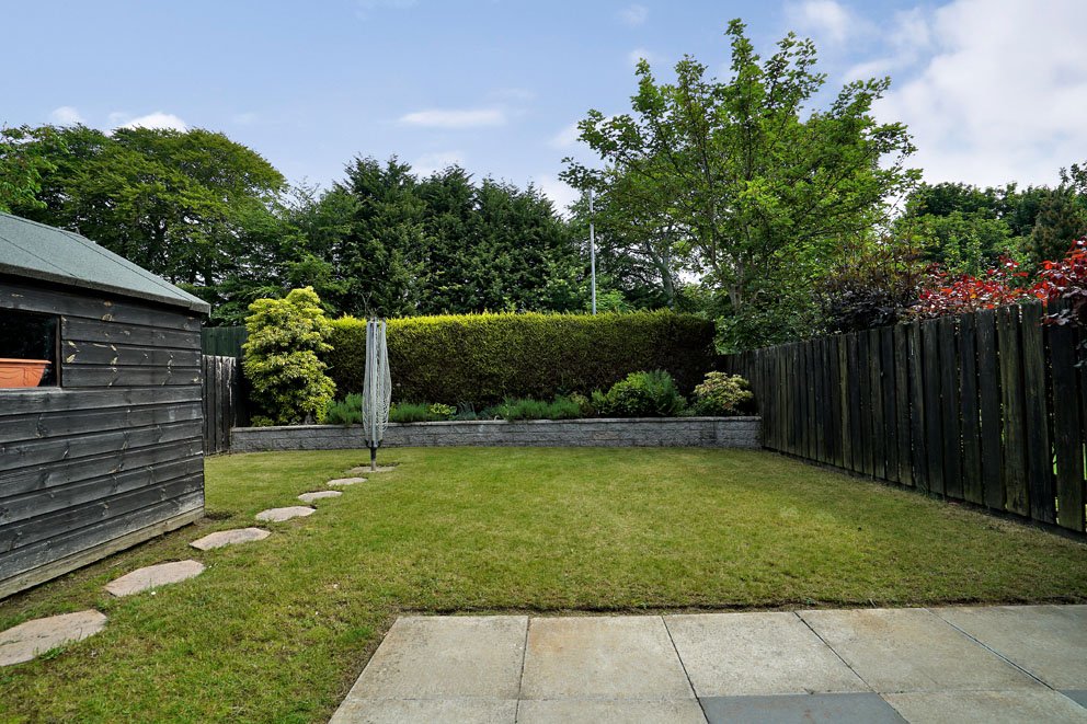 This family home in Kingswells is not only in move-in condition, it's on the market for a below valuation fixed price of £194,750.  #Aberdeenproperty

ledinghamchalmers.com/estate-agency/…