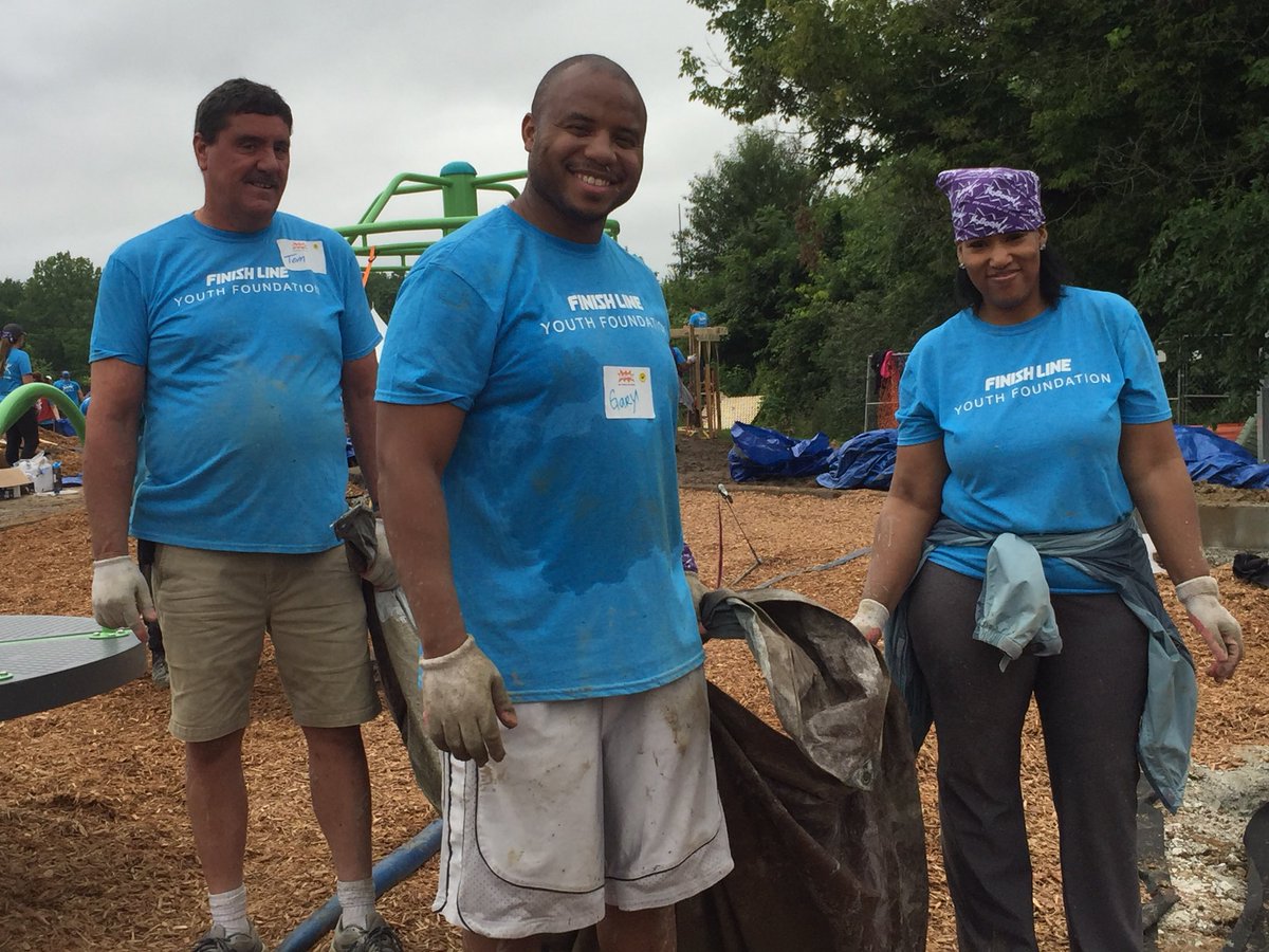 FinishLineNews's tweet photo. Progress on Far Eastside with @kaboom playground as Carriage House residents, @genebglick &amp; @FinishLine volunteers mix concrete, mulch &amp; build #PlayMattersIndy https://t.co/02RyuTsIk2