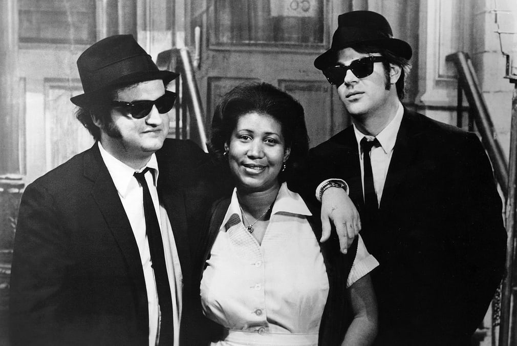Thisisnotporn's tweet image. Aretha Franklin with John Belushi and Dan Akroyd on the set of Blues Brothers.
