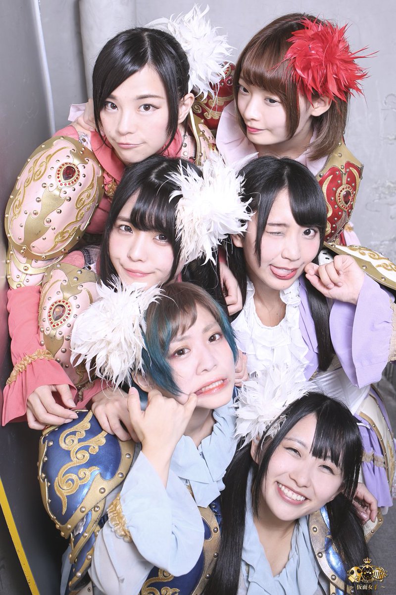 仮面女子 野咲わかセット 直筆サイン入り＋おまけ付き【レア•非売品】 Q6GXT3XTN5PRRDUHKEHA4BJI4Y.jpg