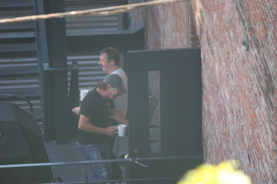 epmusica's tweet photo. AC/DC están grabando nuevo disco... ¡con Brian Johnson y Phil Rudd de vuelta! https://t.co/2ZGXJTR79d #FelizJueves #ACDC #RockOrBust https://t.co/VIVHE1ng0k