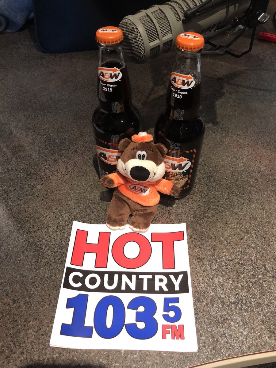 YourHalifaxNow's tweet photo. It’s #BurgersToBeatMS Day! $2 from every #TeenBurger sold at @AWCanada will go to the @MSSocietyCanada! Grab your friends &amp; go grab some burgers for a great cause! #HotCountryMornings @danahfx @DenyseSibley 🍔🍔 https://t.co/HMJdJEv1bp