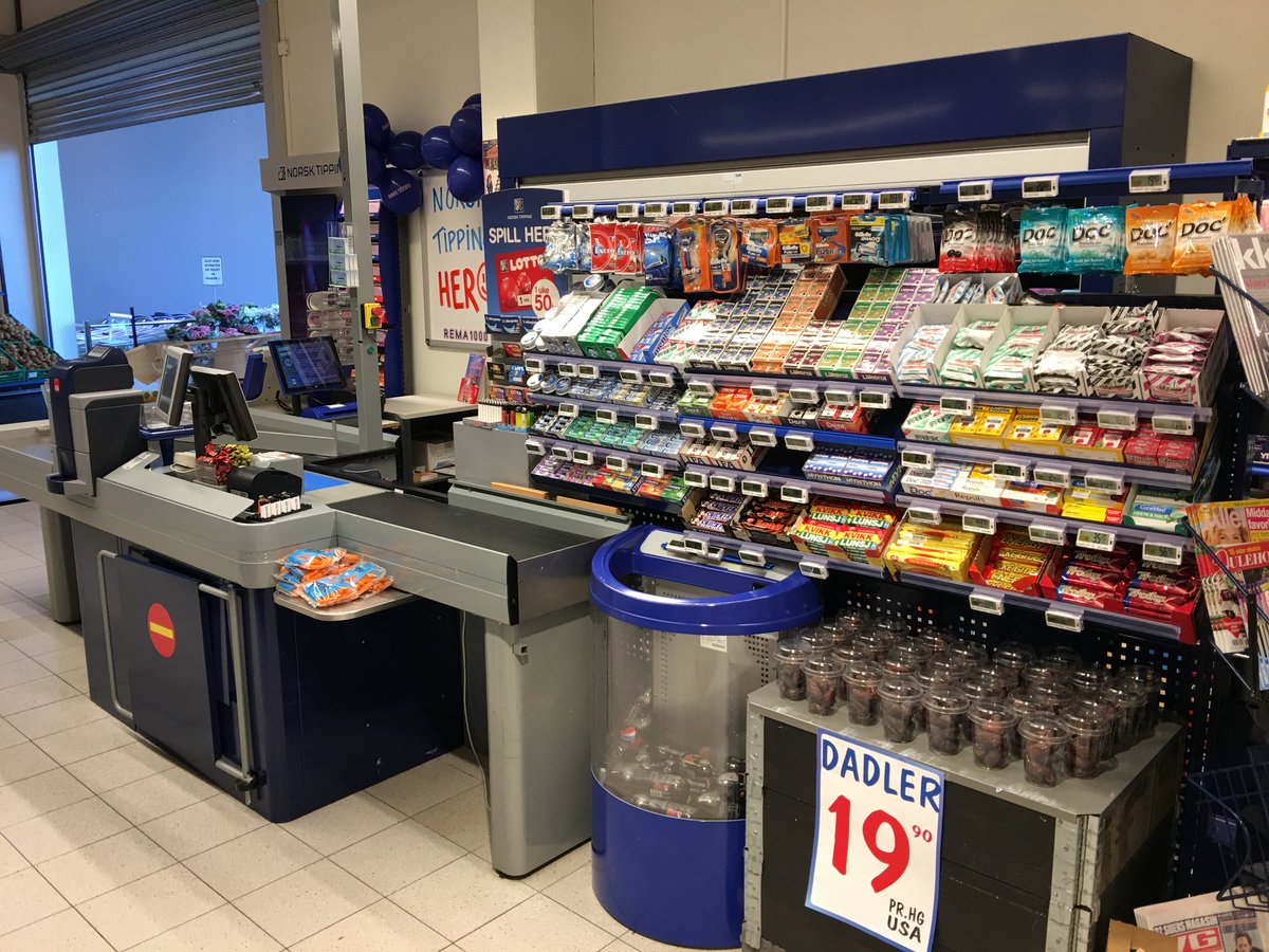 Most UK #supermarkets have #checkout food policies, but not all are clear/ consistent. Those w clear/ consistent policies adhere to them well and display fewer checkout foods, and a lower proportion of these are less #healthy. ijbnpa.biomedcentral.com/articles/10.11…  #evidence