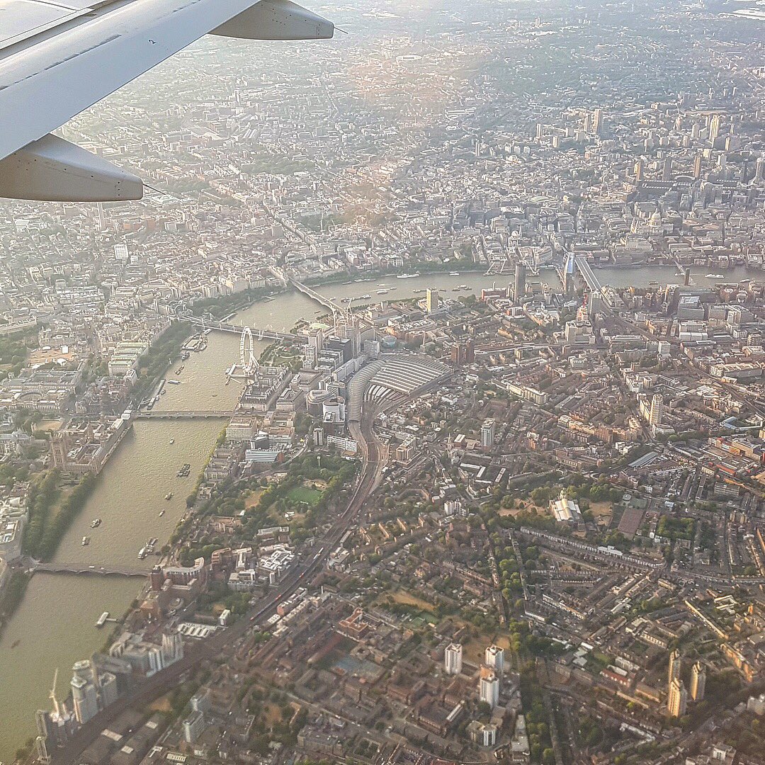 Touch__Design's tweet photo. Touch Travels✈️ #TouchTravels #airplane #views #airplaneview #sky #tbt #miles #mountains #skyline #airmiles #travel #global #agency #globalagency #innovation #packaging #packagingdesign #touchdesign https://t.co/amo6toXm6n