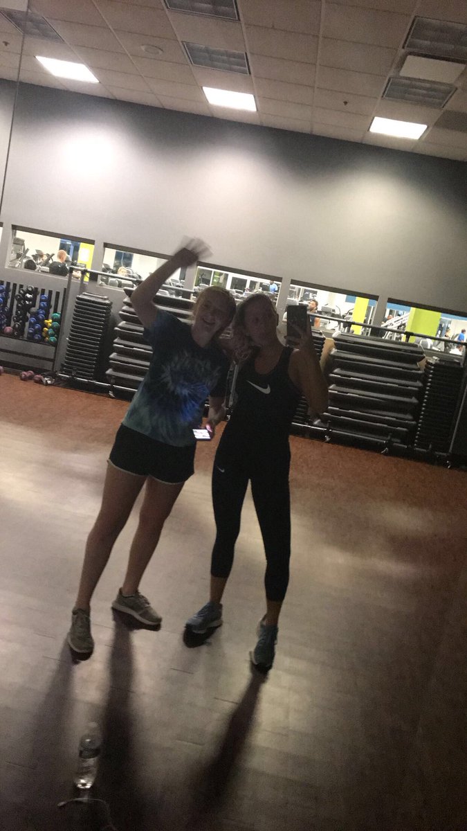 IrelynHowell's tweet photo. happy birthday to my reese i love you and can’t wait to see you kill it being a duke💜💛💜💛 @ClaireShiflet https://t.co/nSsZerXka1