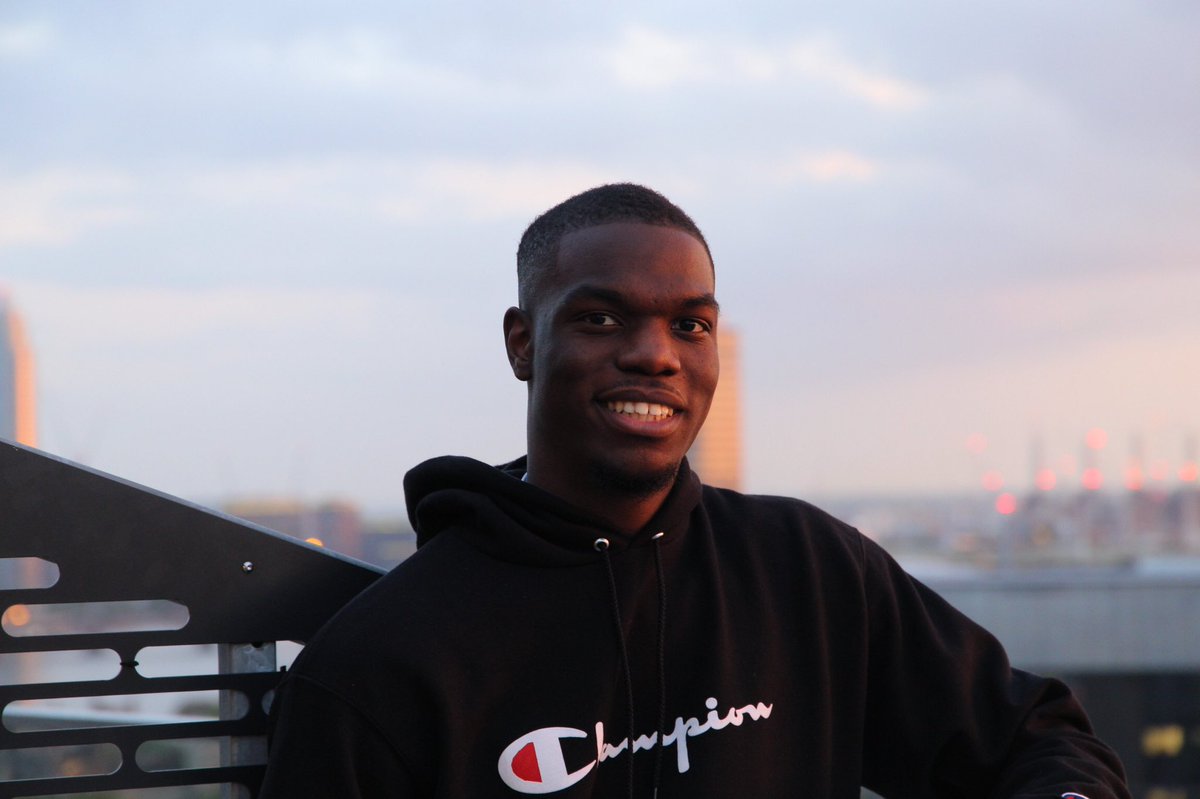 LSESUACS's tweet photo. President, Dede Eyesan. Studying Accounting &amp; Finance. Tip : “Lse is really multicultural and there’s so much to learn from other people. Be as open as possible, make new friends, join as many societies/clubs as you can and you’ll have a very good time”✨ https://t.co/7RWFGrOvUY