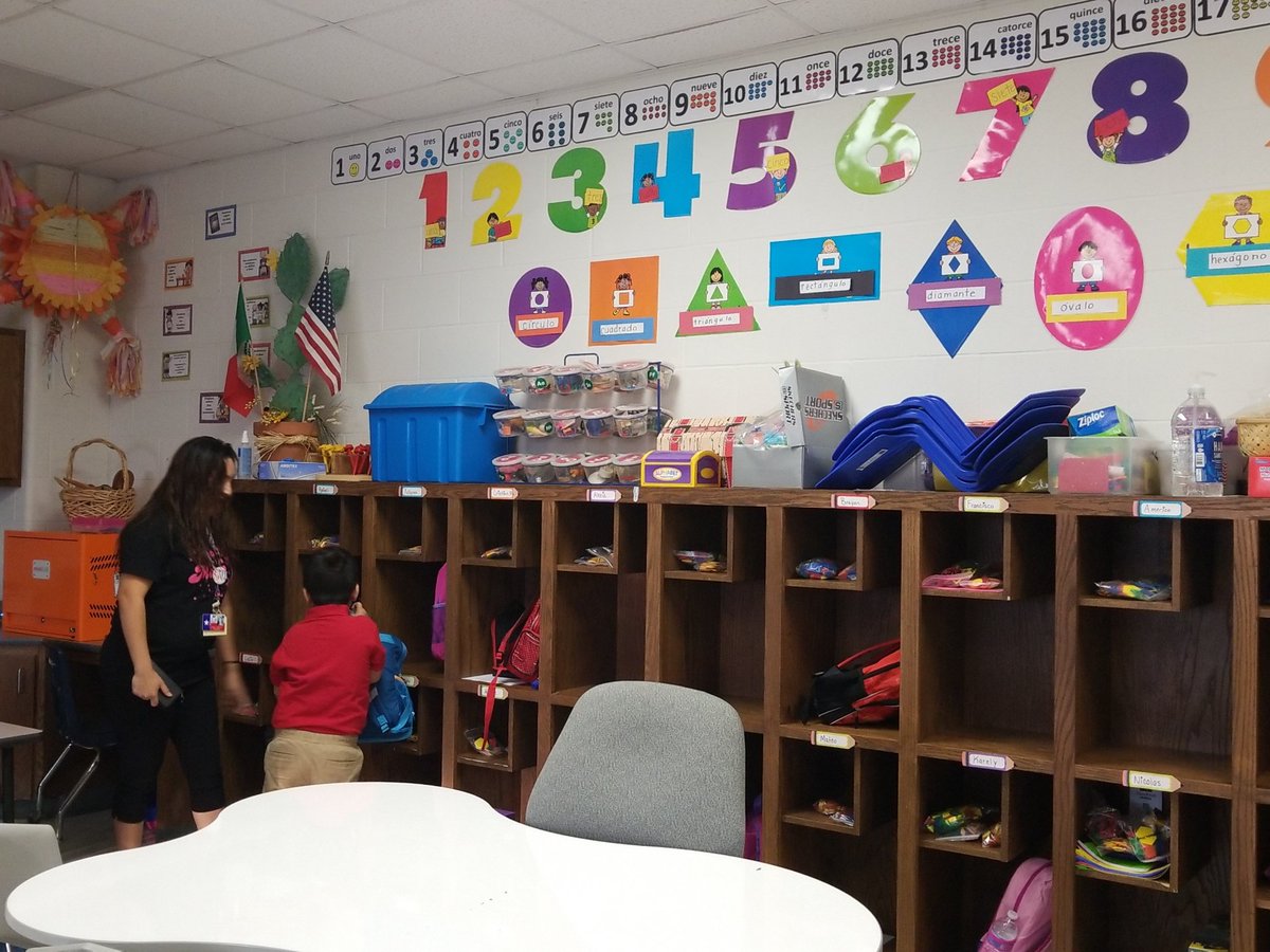 gretamariadame's tweet photo. Bilingual ready! @ Southern Hills #BeTheONE #wfisdfirstday18 https://t.co/FmuUVp4cTX