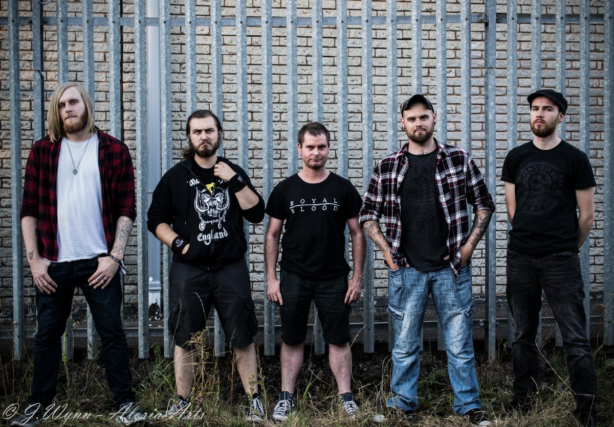 Many thanks to Jen Wynn @ Aloria Arts for the photo shoot!

Check out more photos at:

facebook.com/SouthfallBand

Check out more of Jen's work at:

facebook.com/aloria.arts/