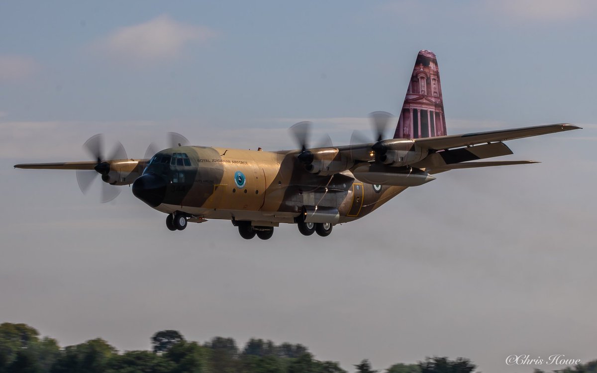 Royal Jordanian Herc #avgeek #aviationphotography #airshow #airtattoo #canoneos #canonaviation #c130 #c130hercules #friat #gurushots #hercules #liveforthestory #militaryaviation #planespotting #photography #photographer #potn #riat #riat2018 #sigmalens #royaljordanianairforce