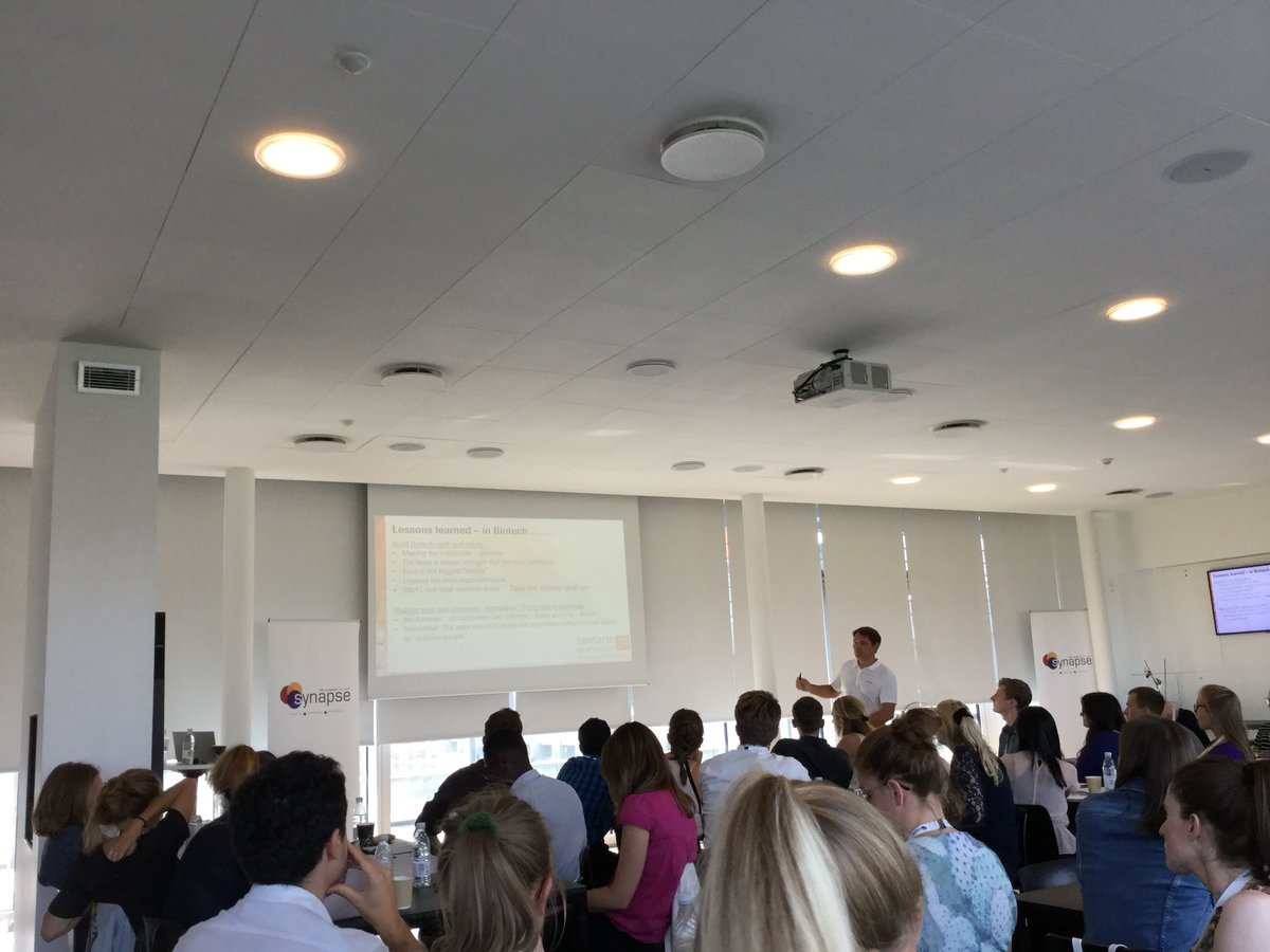 RocheDanmark's tweet photo. Det er fantastisk at møde de unge, dygtige og super ambitiøse life science studerende på Synapses Biobusiness Summer School. Så meget energi og så utroligt meget talent. Vi er glade for at bidrage @DanskIndustri @DANSKBIOTEK @DTUtweet @koebenhavns_uni https://t.co/Q4Gqk2z7IO
