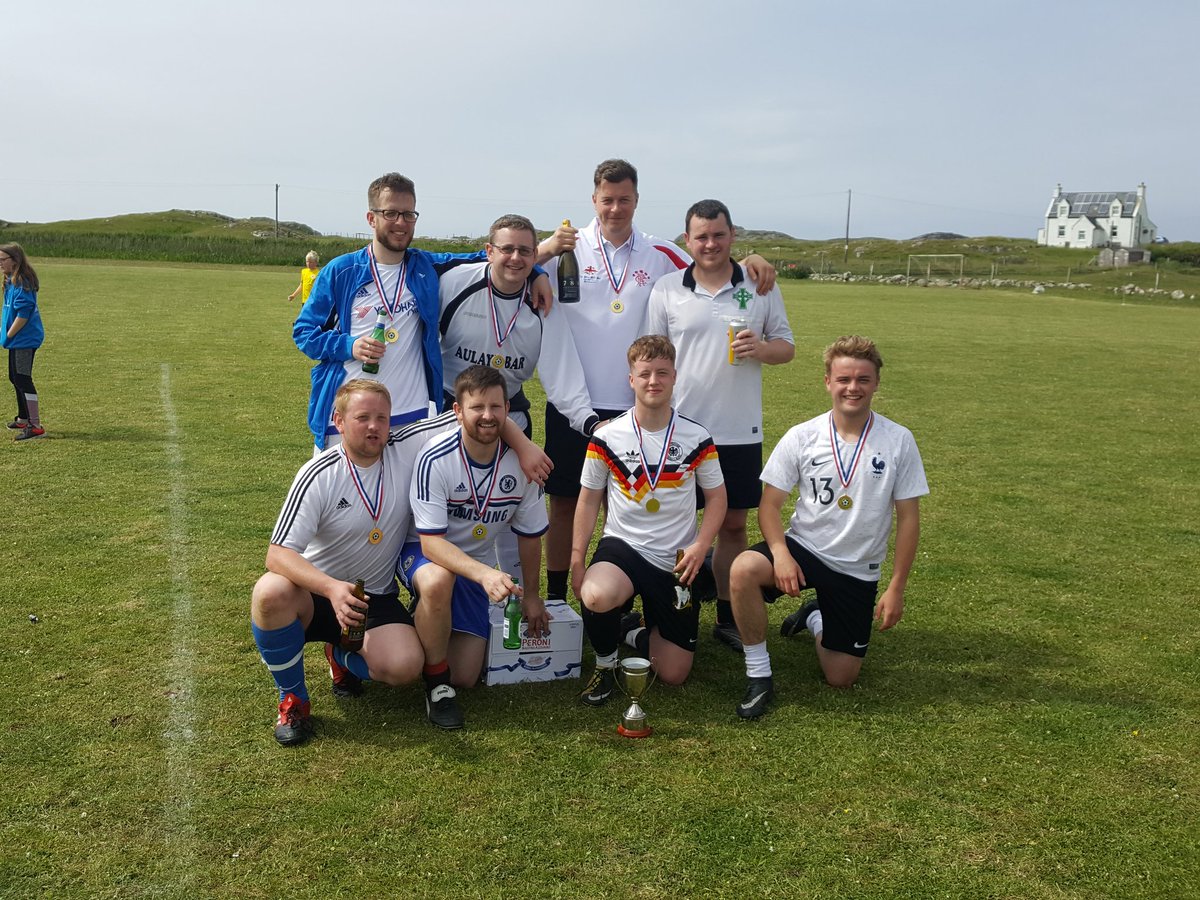 TheRealPaulKerr's tweet photo. I found the best website to buy cheap and quality football shirts https://t.co/rJAtQ3xJFh #ourvip #footballshirts https://t.co/MUspVPSZCW