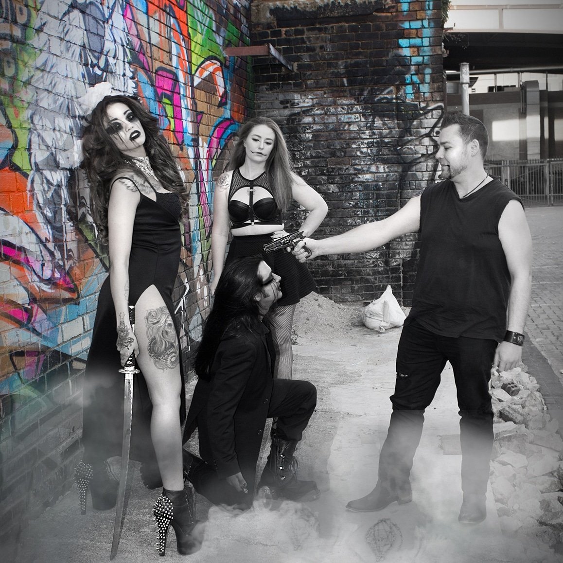 GirlsFrame's tweet image. #alternative #metal #smoke #TrendingSA #modelling #photo #ArtisticThursday #graffitiart