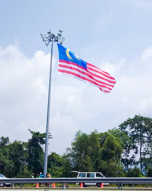 Tanah tumpahnya darahku. Ayuh bersama kita kibarkan Jalur Gemilang di mana jua anda berada. #SayangiMalaysiaku #LPTdihati #MerdekaKe61