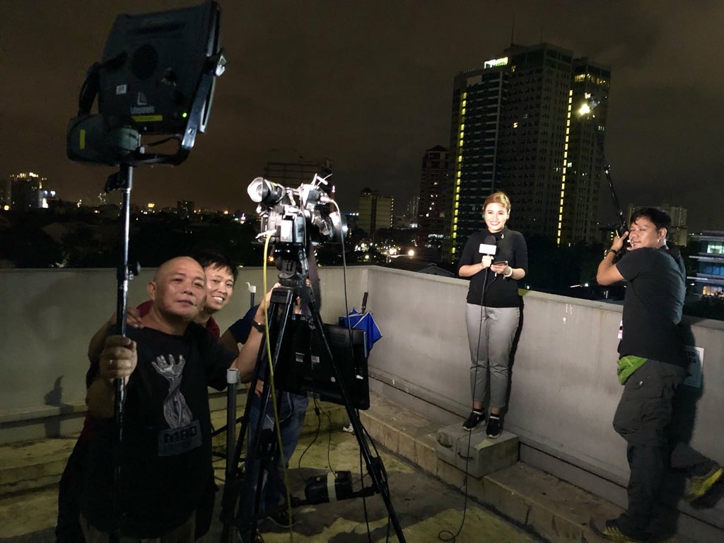raffytima's tweet photo. #WhatYouDontSeeOnAir #ForABetterView #MahanginSaLabas @marizumali reporting for @stateofdnation https://t.co/to1p09Ri6b