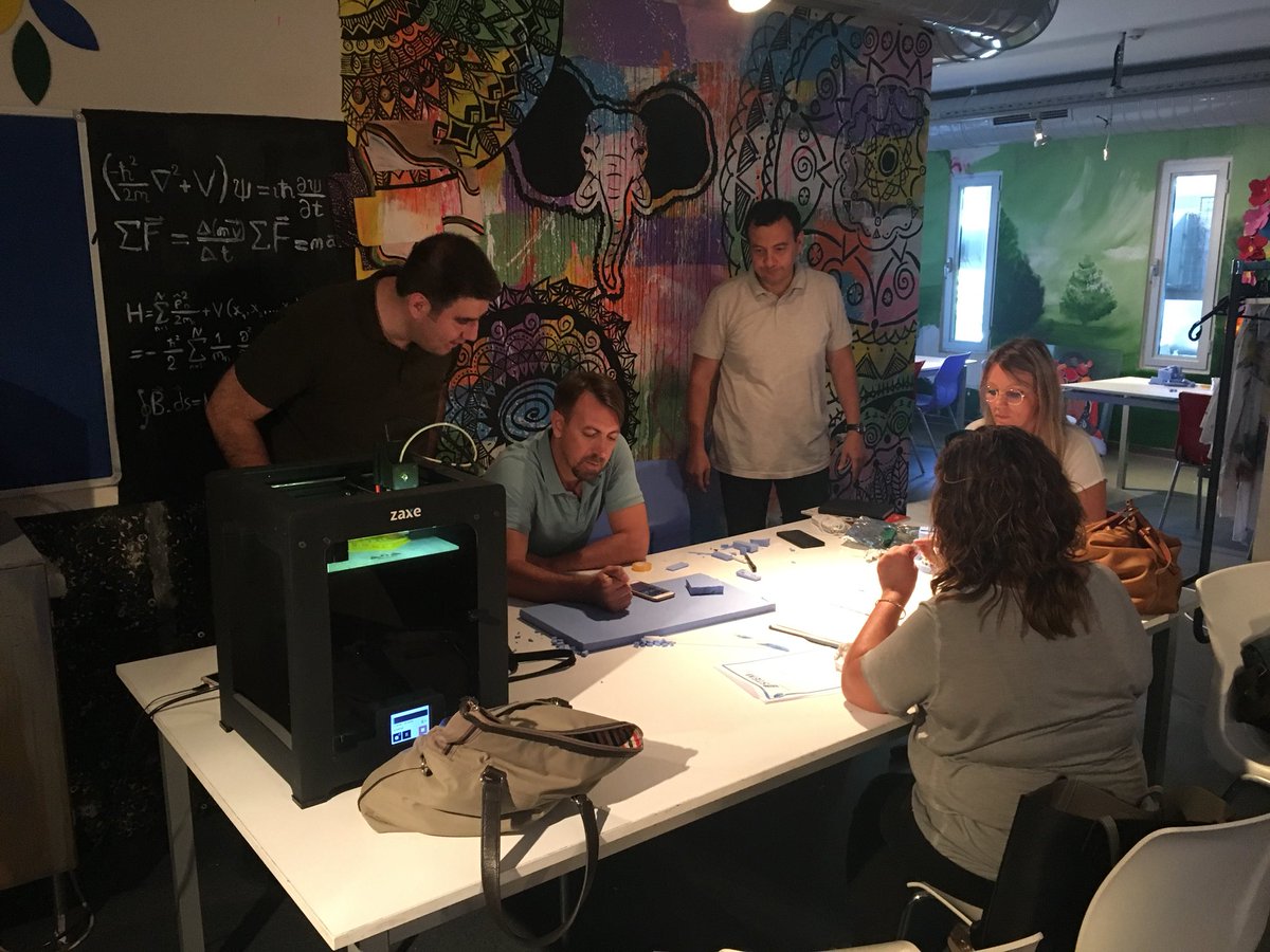 Bahçeşehir Koleji olarak “Üreterek Eğleniyoruz”

Lise zümre başkanlarımıza yönelik STEM çalıştayımız tüm hızıyla devam ediyor. #STEMgelecektir